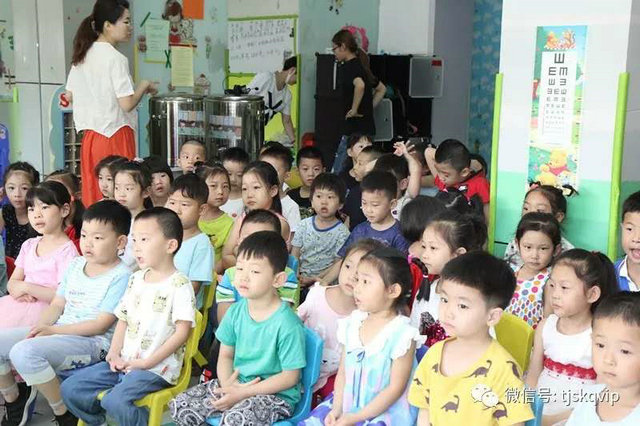天津市口腔医院口腔健康直通车开展儿童节专题活动