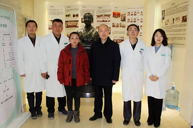 西藏阿里人民医院強久石确来西安交大口腔医院进修学习
